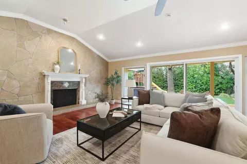 Living - 1236 Jacob Ln, Carmichael, CA 95608 photo 9 of 14