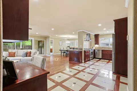 Entry Way - 1236 Jacob Ln, Carmichael, CA 95608 photo 5 of 7