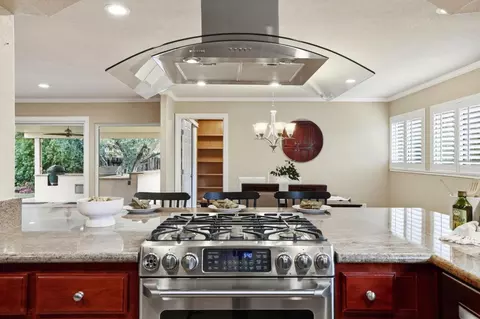 Kitchen - 1236 Jacob Ln, Carmichael, CA 95608 photo 7 of 9