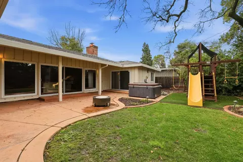 Exterior - 1236 Jacob Ln, Carmichael, CA 95608 photo 10 of 17