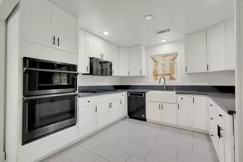 Kitchen - 2473 Date St, Live Oak, CA 95953 photo 1 of 2
