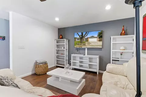 Living - 1718 June Dr, Modesto, CA 95350 photo 2 of 3