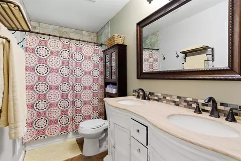 Bath - 1718 June Dr, Modesto, CA 95350 photo 1 of 6