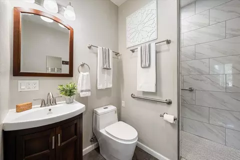 Bath - 7021 Stope Ct, Placerville, CA 95667 photo 1 of 3