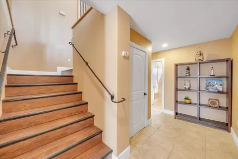 Entry Way - 483 Sunrise Rd, Copperopolis, CA 95228 photo 4 of 5