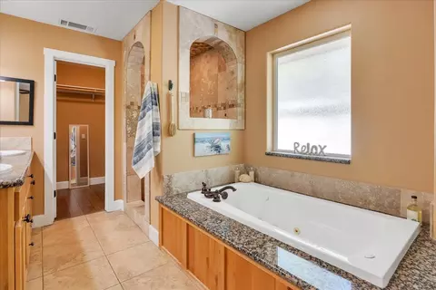 Bath - 483 Sunrise Rd, Copperopolis, CA 95228 photo 4 of 6