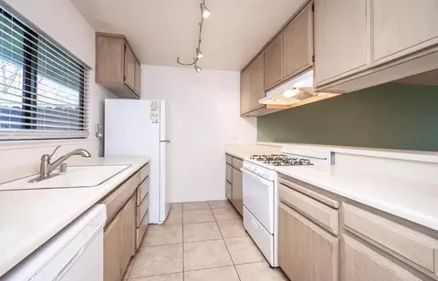 Kitchen - 116 Huerta Pl, Davis, CA 95616 photo 1 of 2