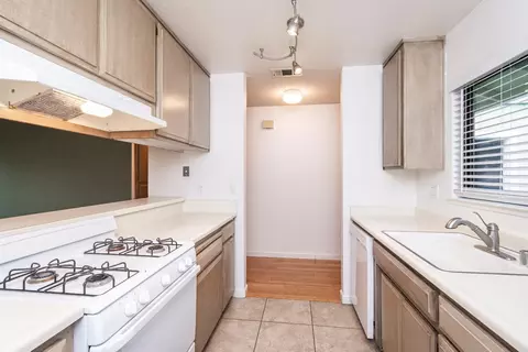 Kitchen - 116 Huerta Pl, Davis, CA 95616 photo 2 of 2