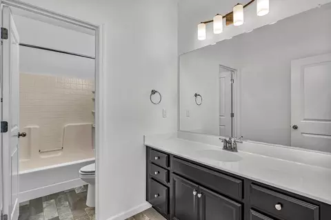 Bath - 2421 Freestone Dr, Merced, CA 95340 photo 3 of 3