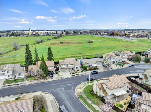 401 Ruby Ct, Roseville, CA 95678 photo 42