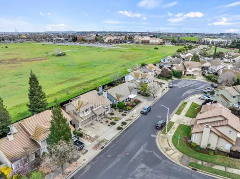 401 Ruby Ct, Roseville, CA 95678 photo 43