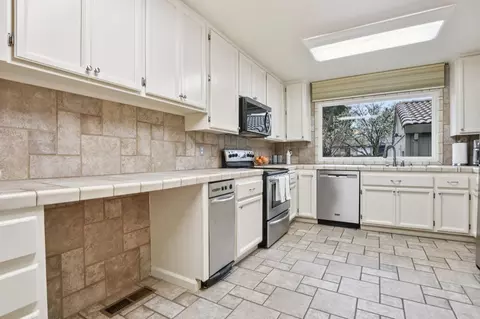 340 Crestridge Ln, Folsom, CA 95630 photo 17