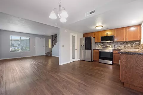1664 W North Bear Creek Dr, Merced, CA 95348