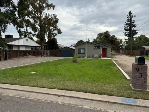 931 Park Ave, Escalon, CA 95320