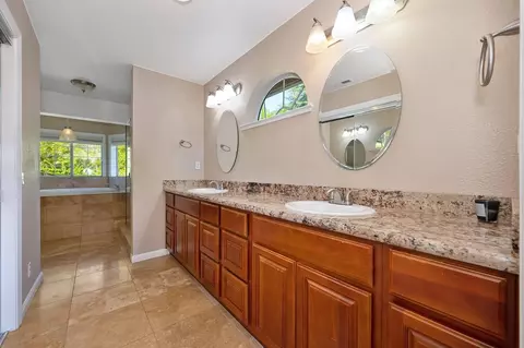 Bath - 3966 Rawhide Rd, Rocklin, CA 95677 photo 3 of 7