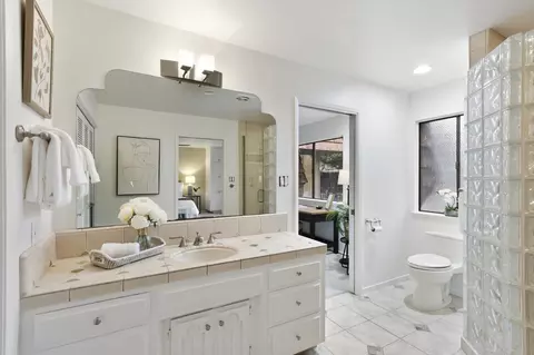 Bath - 44240 Clubhouse Dr, El Macero, CA 95618 photo 2 of 8
