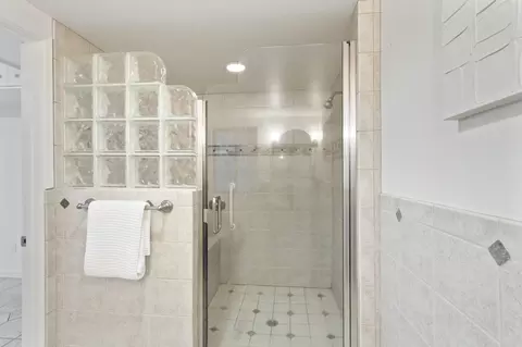 Bath - 44240 Clubhouse Dr, El Macero, CA 95618 photo 8 of 8