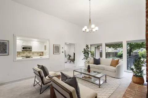 Living - 44240 Clubhouse Dr, El Macero, CA 95618 photo 4 of 7