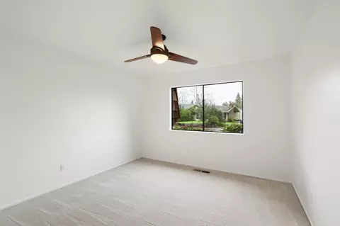 Bedroom - 44240 Clubhouse Dr, El Macero, CA 95618 photo 6 of 8