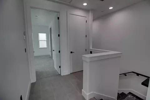 Entry Way - 1526 3rd St, Escalon, CA 95320 photo 4 of 6