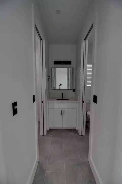 Entry Way - 1526 3rd St, Escalon, CA 95320 photo 5 of 6