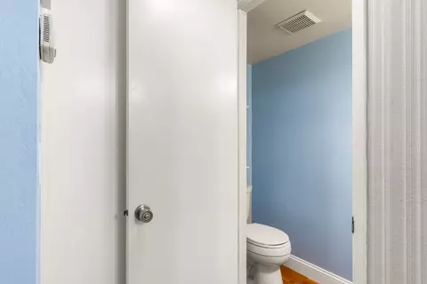 Bath - 4007 Oak Villa Cir, Carmichael, CA 95608 photo 1 of 7