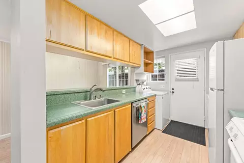 Kitchen - 4007 Oak Villa Cir, Carmichael, CA 95608 photo 1 of 6