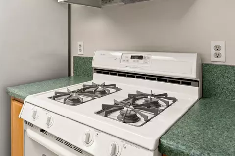 Kitchen - 4007 Oak Villa Cir, Carmichael, CA 95608 photo 4 of 6