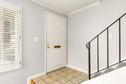 Entry Way - 4007 Oak Villa Cir, Carmichael, CA 95608 photo 2 of 5