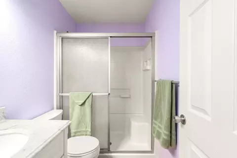 Bath - 4007 Oak Villa Cir, Carmichael, CA 95608 photo 6 of 7