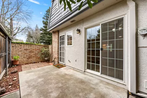 Exterior - 4007 Oak Villa Cir, Carmichael, CA 95608 photo 4 of 24