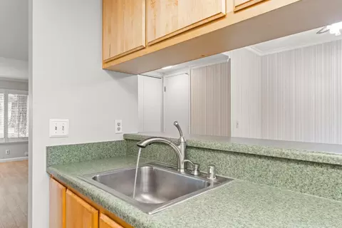 Kitchen - 4007 Oak Villa Cir, Carmichael, CA 95608 photo 3 of 6