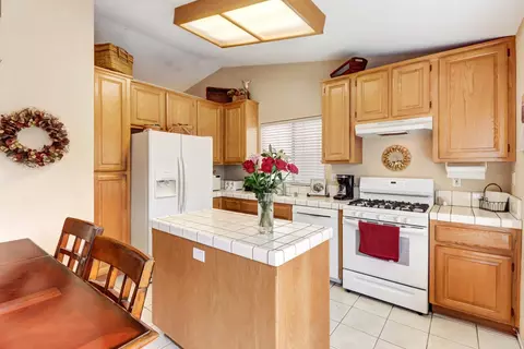 Kitchen - 4714 Durham Ct, Rocklin, CA 95765 photo 1 of 2