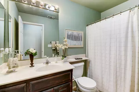 Bath - 4714 Durham Ct, Rocklin, CA 95765 photo 2 of 2