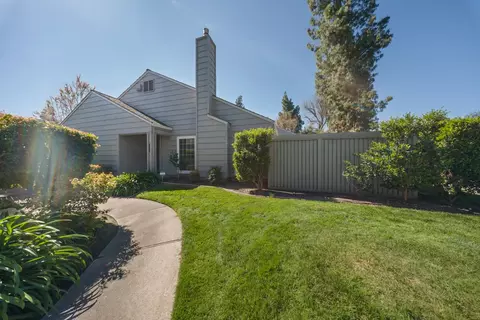 2860 Sherwood Ave #B, Modesto, CA 95350