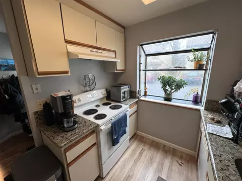 Kitchen - 2128 Bueno Dr #18, Davis, CA 95616 photo 2 of 4