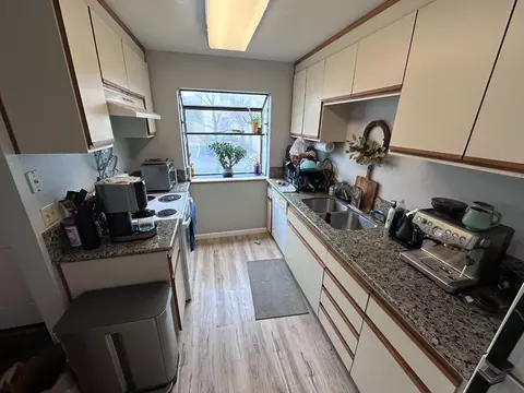 Kitchen - 2128 Bueno Dr #18, Davis, CA 95616 photo 3 of 4