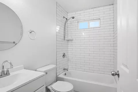 Bath - 837 Inyo Ave, Modesto, CA 95358 photo 1 of 2