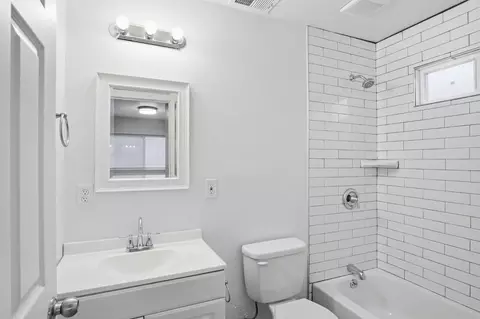 Bath - 837 Inyo Ave, Modesto, CA 95358 photo 2 of 2