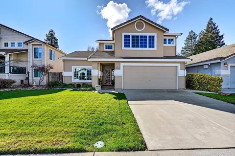 9122 Bungalow Way, Elk Grove, CA 95758