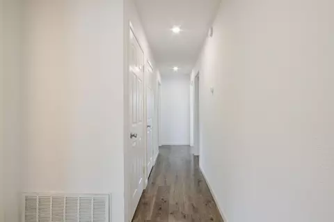 Entry Way - 181 Laguna Dr, Tracy, CA 95376 photo 2 of 3