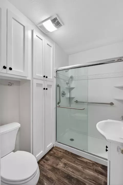 Bath - 416 Concord St, Lodi, CA 95240 photo 2 of 2