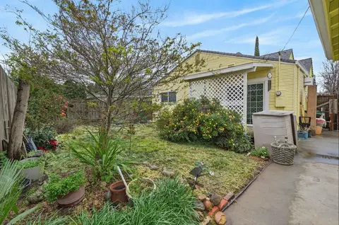Exterior - 416 Concord St, Lodi, CA 95240 photo 4 of 7