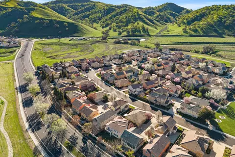 View/Area - 9333 Vintner Cir, Patterson, CA 95363 photo 4 of 4