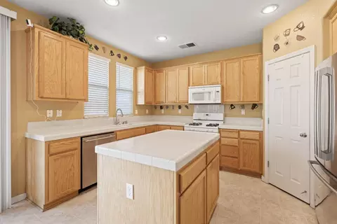 Kitchen - 9333 Vintner Cir, Patterson, CA 95363 photo 1 of 1