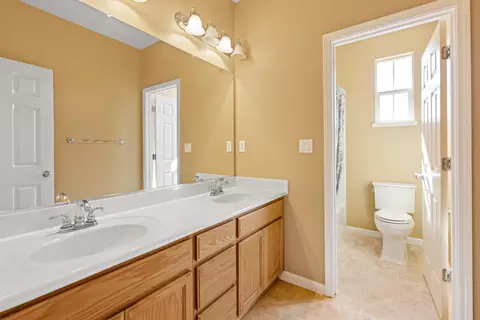 Bath - 9333 Vintner Cir, Patterson, CA 95363 photo 3 of 4