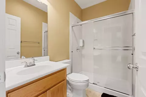 Bath - 9333 Vintner Cir, Patterson, CA 95363 photo 1 of 4