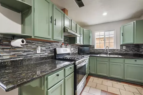 Kitchen - 1518 Plumas Ave, Modesto, CA 95358 photo 1 of 2