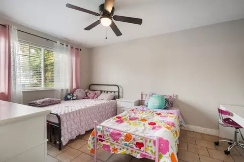 Bedroom - 1518 Plumas Ave, Modesto, CA 95358 photo 2 of 4