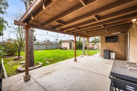 Exterior - 1518 Plumas Ave, Modesto, CA 95358 photo 3 of 6